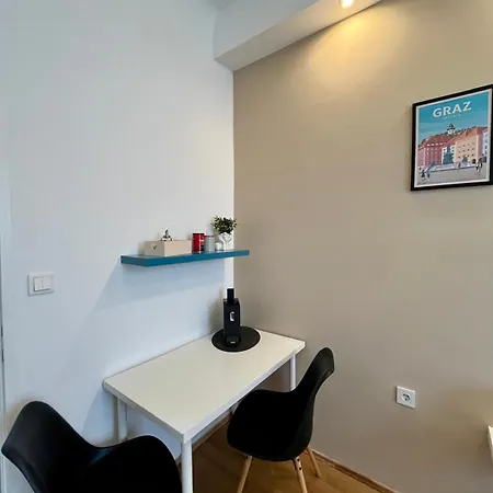 아파트 Studio-apartment In Zentraler Lage *